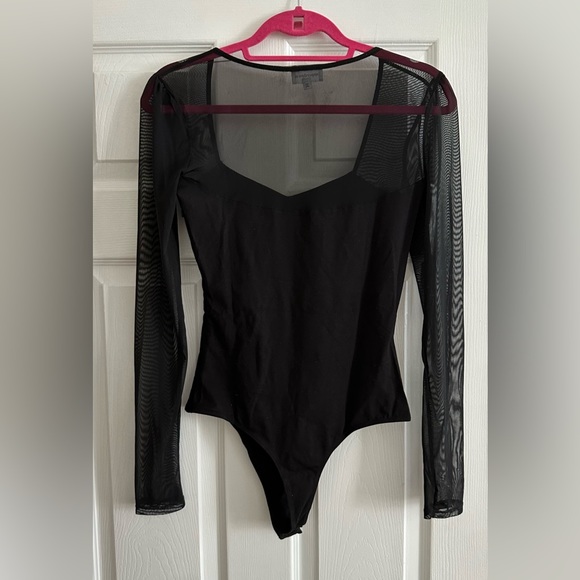 Superdown Nathalie Mesh Sleeve Bodysuit in Black - Picture 2 of 2